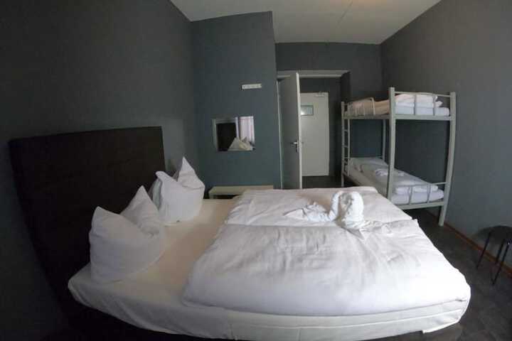 Room 18 of 150