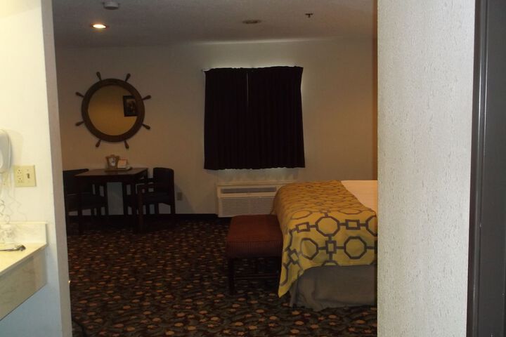 Room 19 of 36