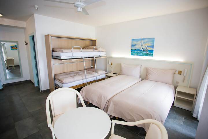 Room 18 of 63