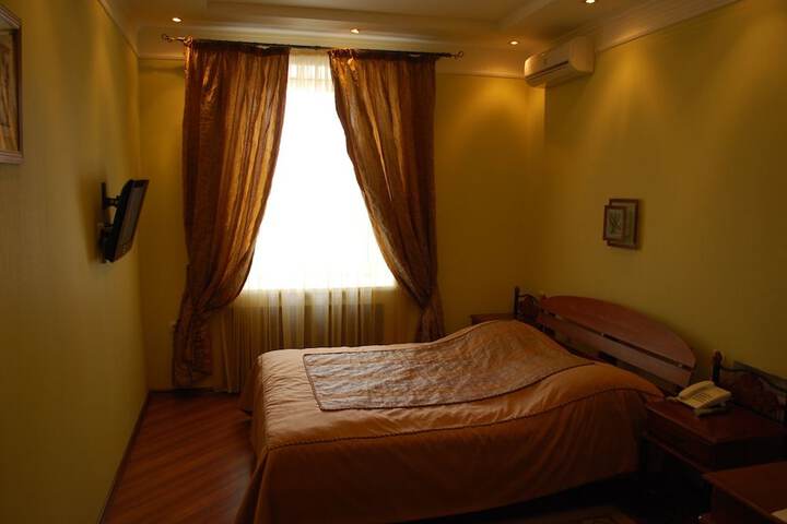 Room 8 of 50