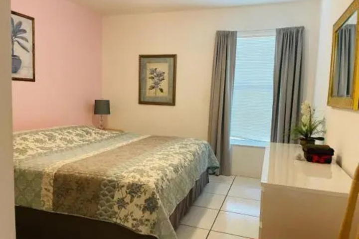Room 5 of 18