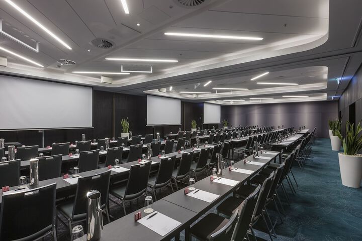 Ballroom/Hall 52 of 70