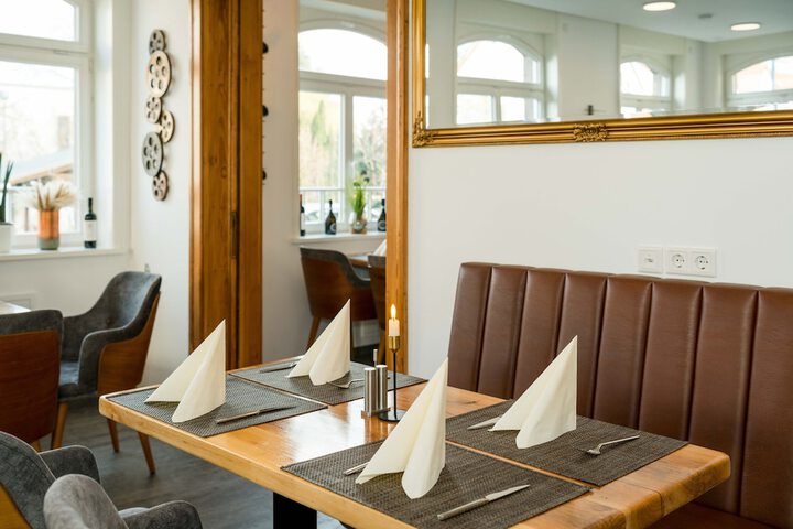 Dining 69 of 85