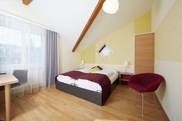 Room 5 of 7