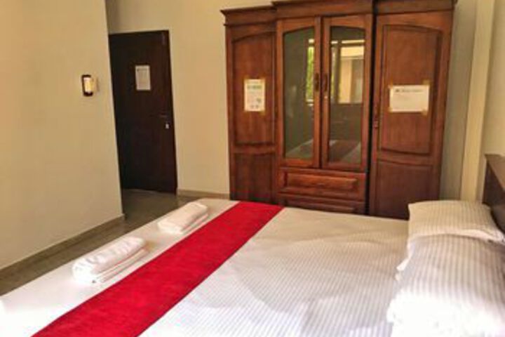 Room 8 of 23