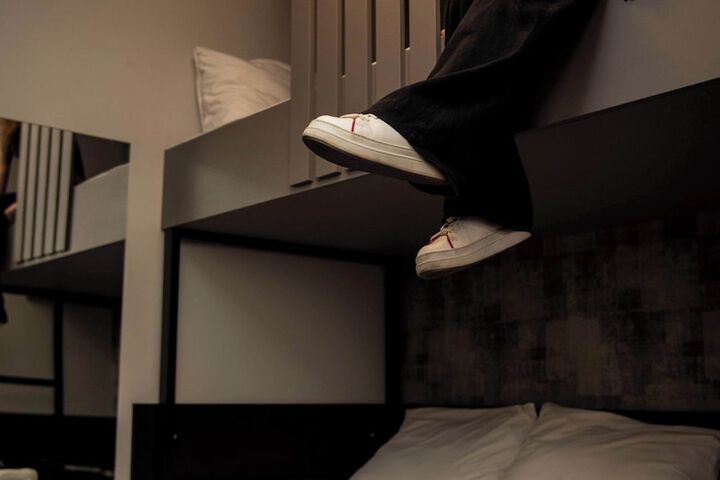 Room 6 of 37