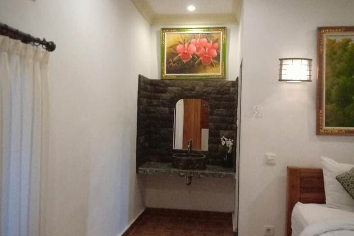 Room 18 of 53