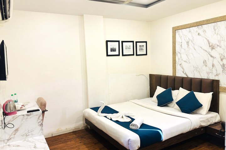 Room 15 of 28