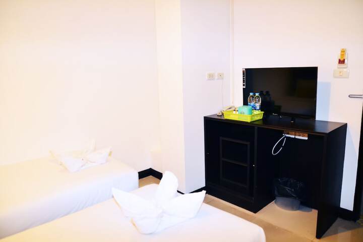 Room 28 of 44