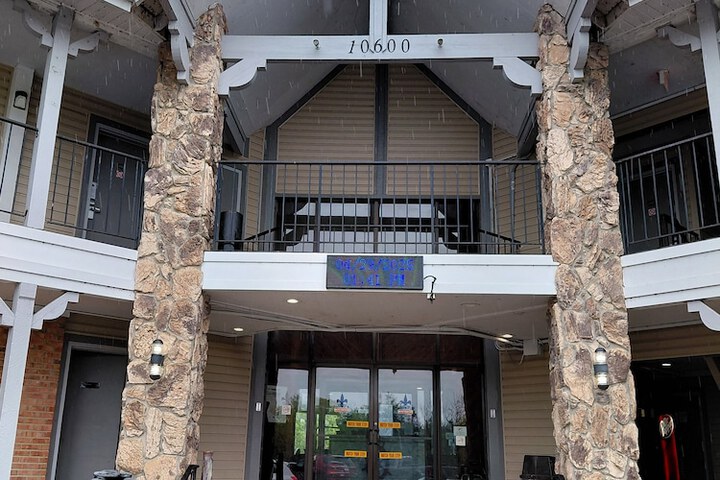 Hotel 8 of 8