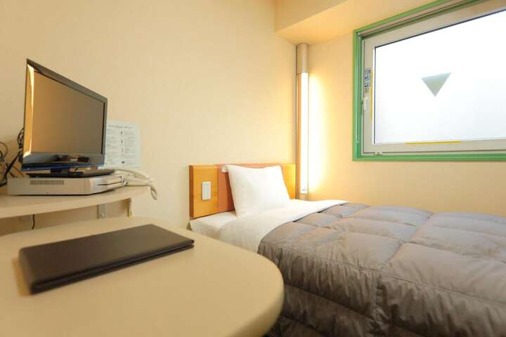 Room 9 of 46