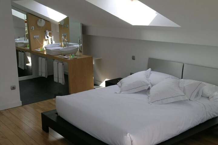Room 19 of 90