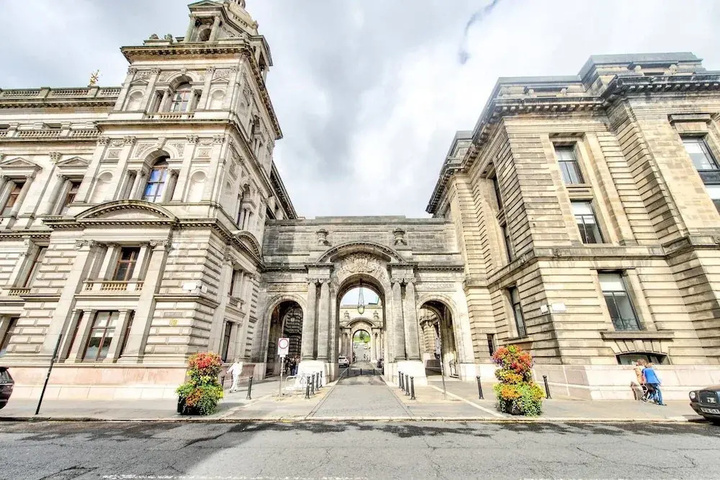 Photo of Stunning 2 Bed Apt in Merchant City With Parking