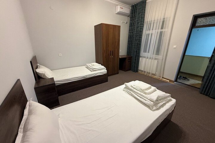 Room 4 of 19