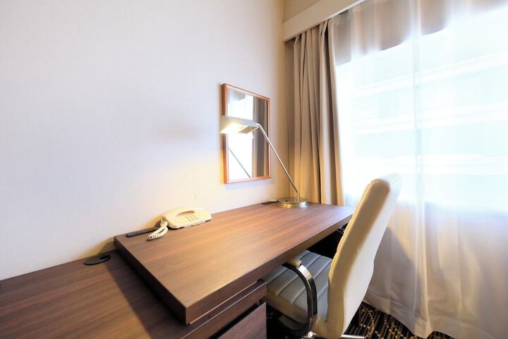 Room 43 of 84