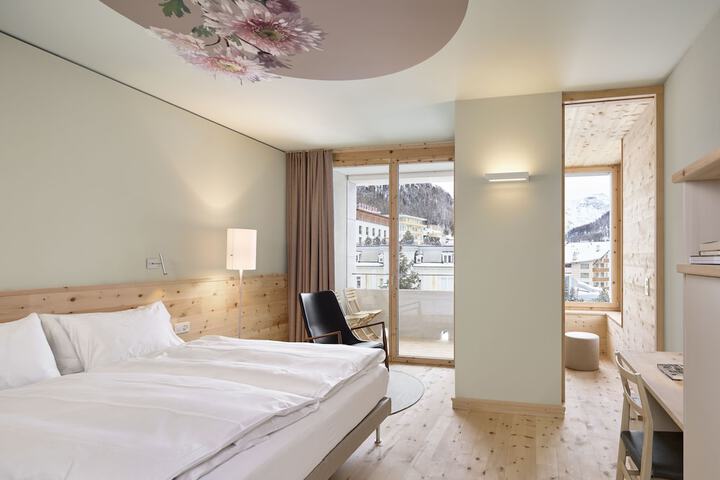 Room 12 of 74