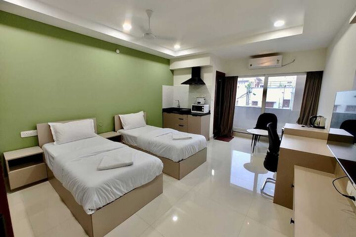 Room 6 of 25