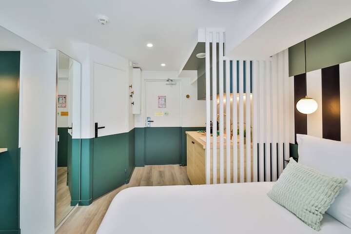 Room 58 of 270