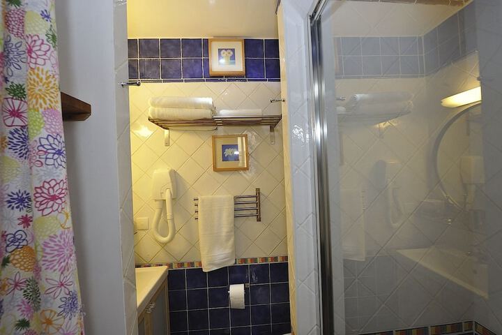 Room 521 of 648