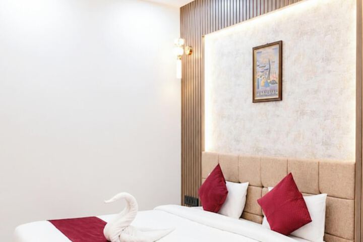 Room 2 of 7