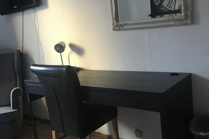 Room 18 of 35