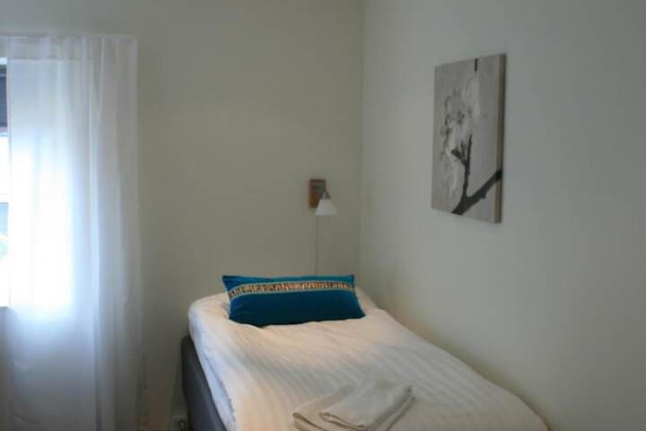 Room 27 of 48