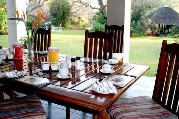 Dining 54 of 56