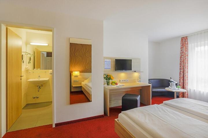 Room 13 of 44