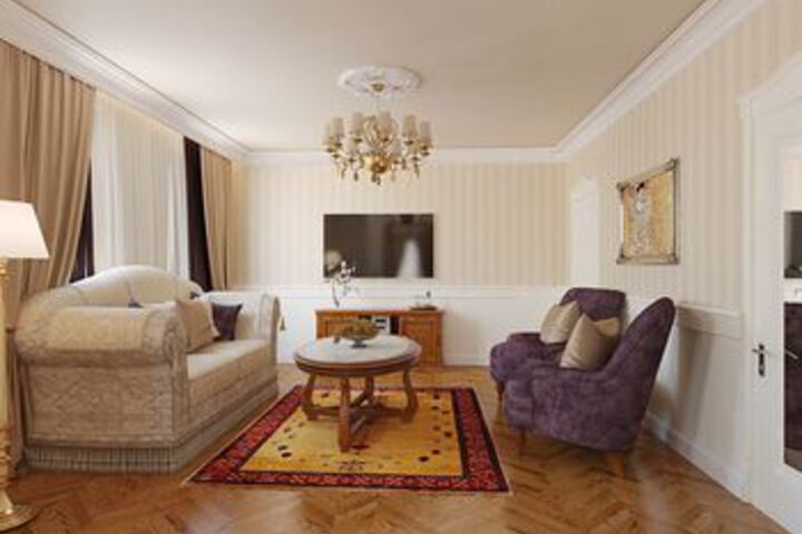 Room 17 of 23