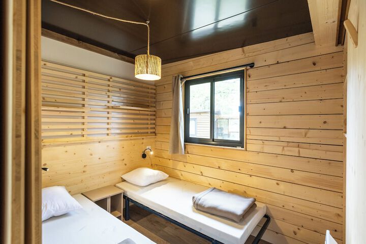 Room 10 of 71