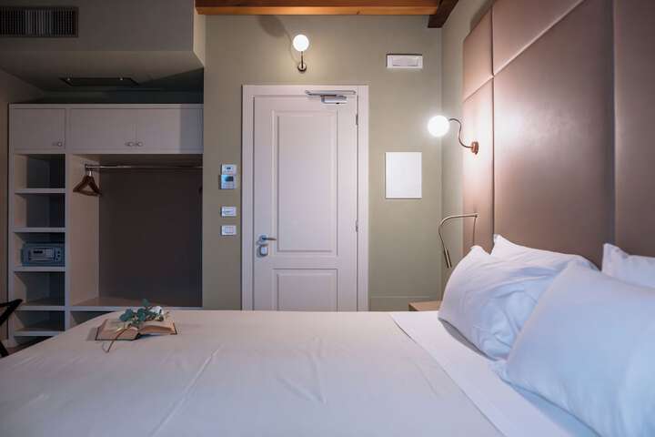 Room 38 of 97