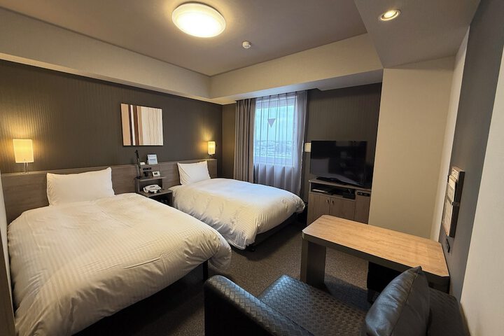 Room 10 of 35