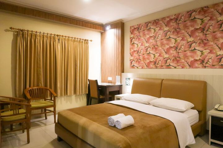 Room 32 of 97