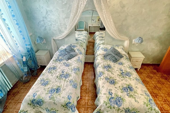 Room 79 of 140