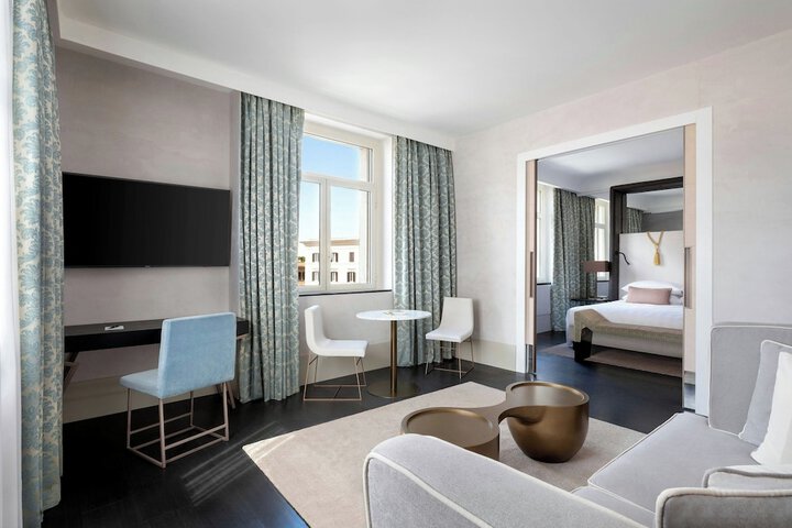 Room 46 of 113