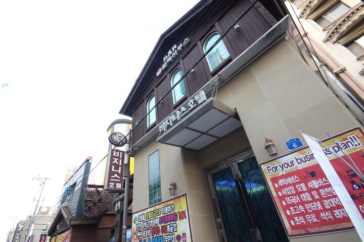 Hotel 76 of 82