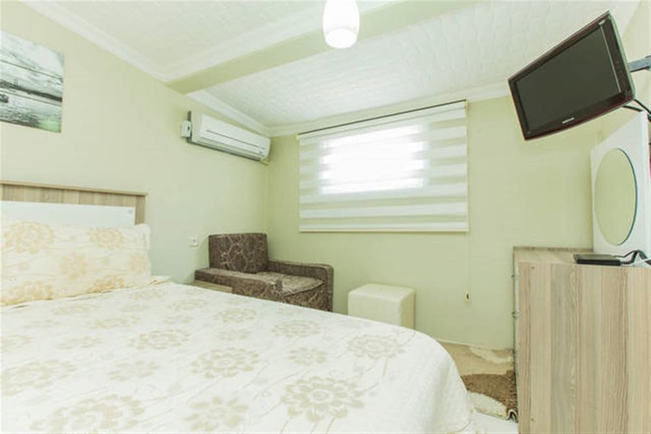 Room 9 of 59
