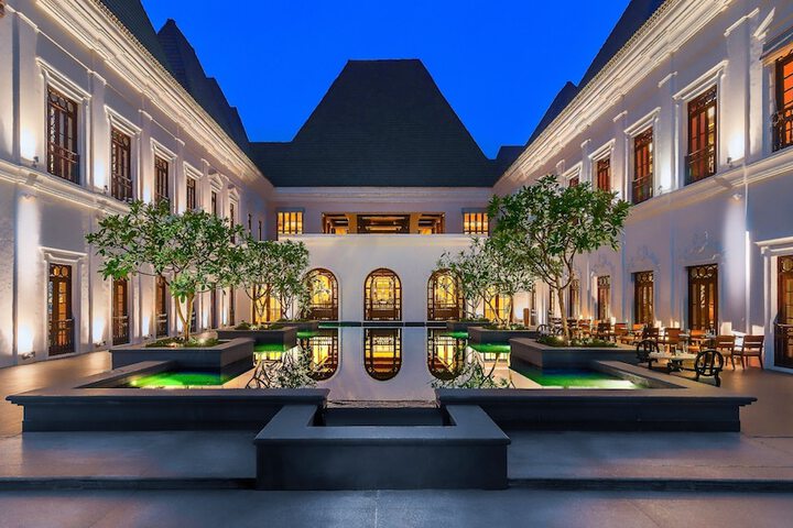 Hotel Exterior 87 of 106