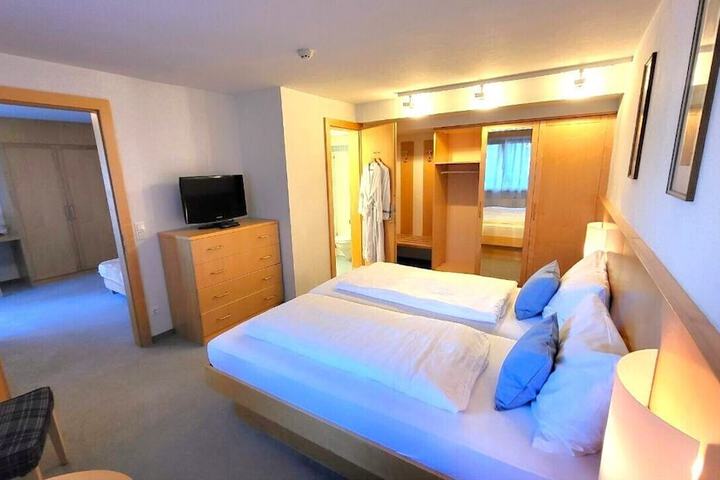 Room 14 of 119