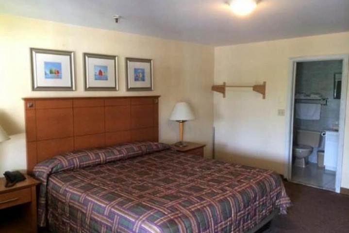 Room 6 of 22