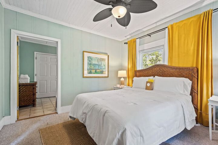 Room 7 of 27