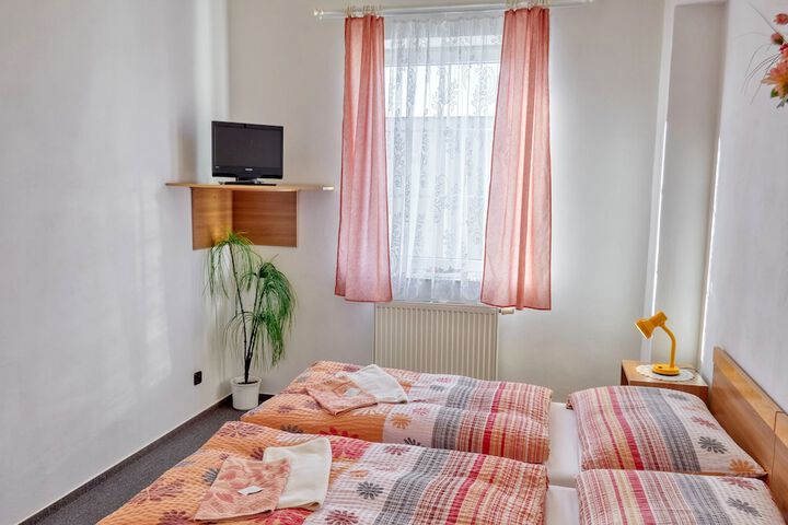 Room 5 of 45