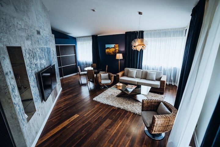 Room 45 of 176
