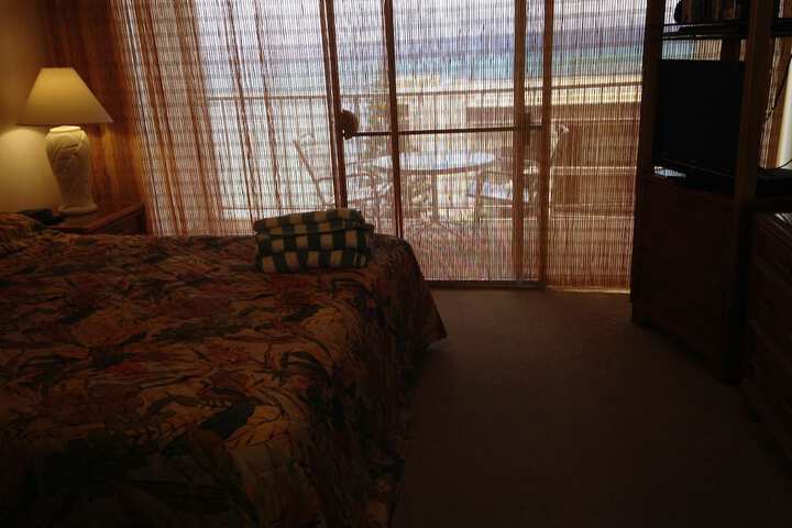 Room 182 of 484