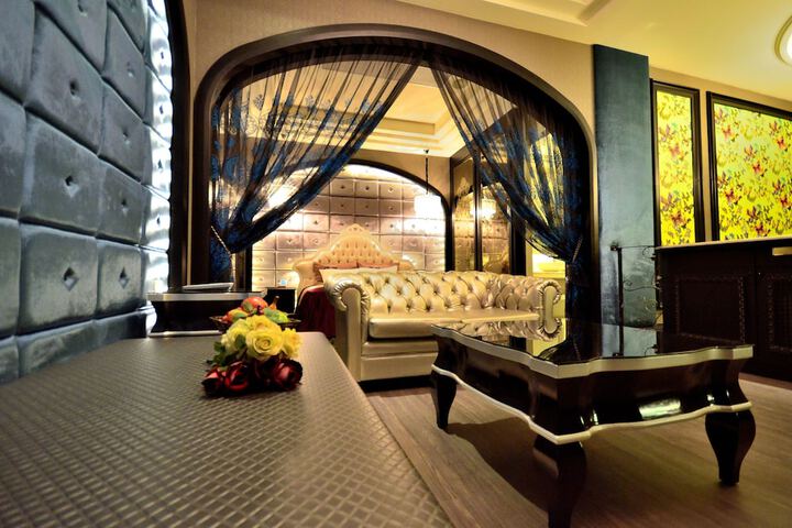 Room 2 of 57