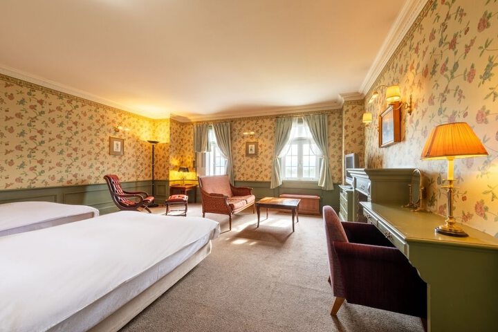 Room 43 of 87