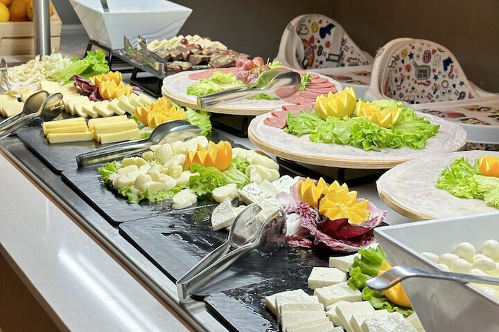 Dining 85 of 96
