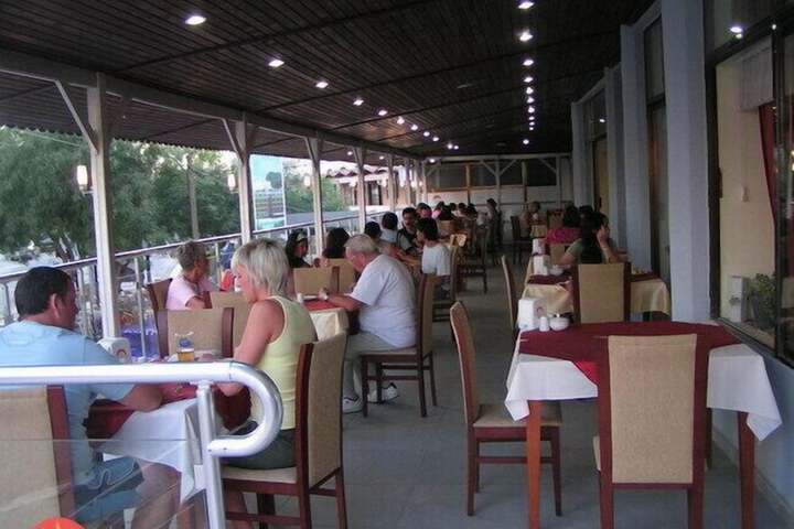 Dining 49 of 68