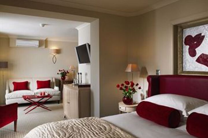 Room 11 of 25