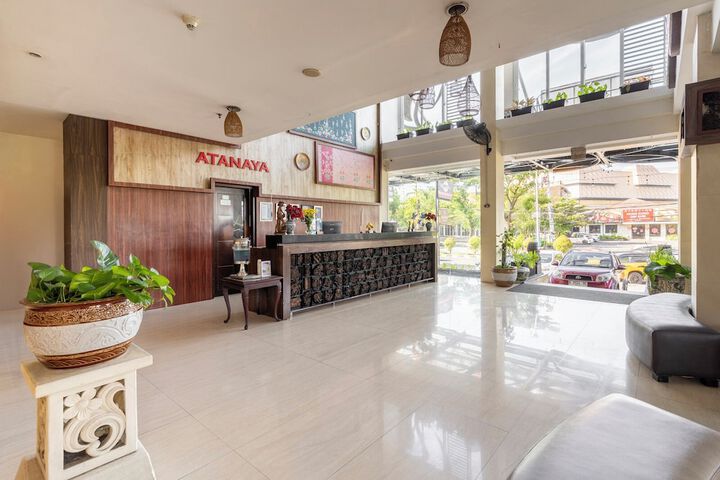 Hotel Lobby